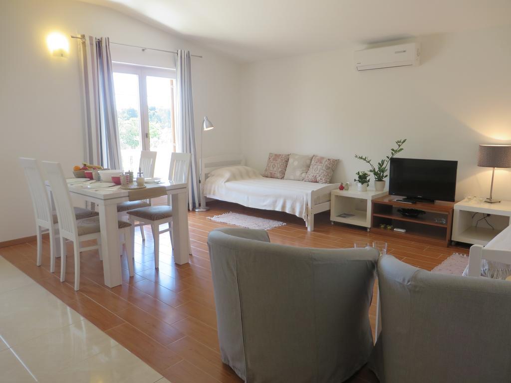 Filipovic Apartments With Pool Biograd Na Moru Exterior photo
