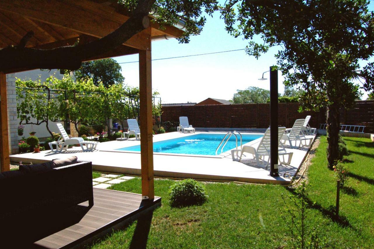 Filipovic Apartments With Pool Biograd Na Moru Exterior photo