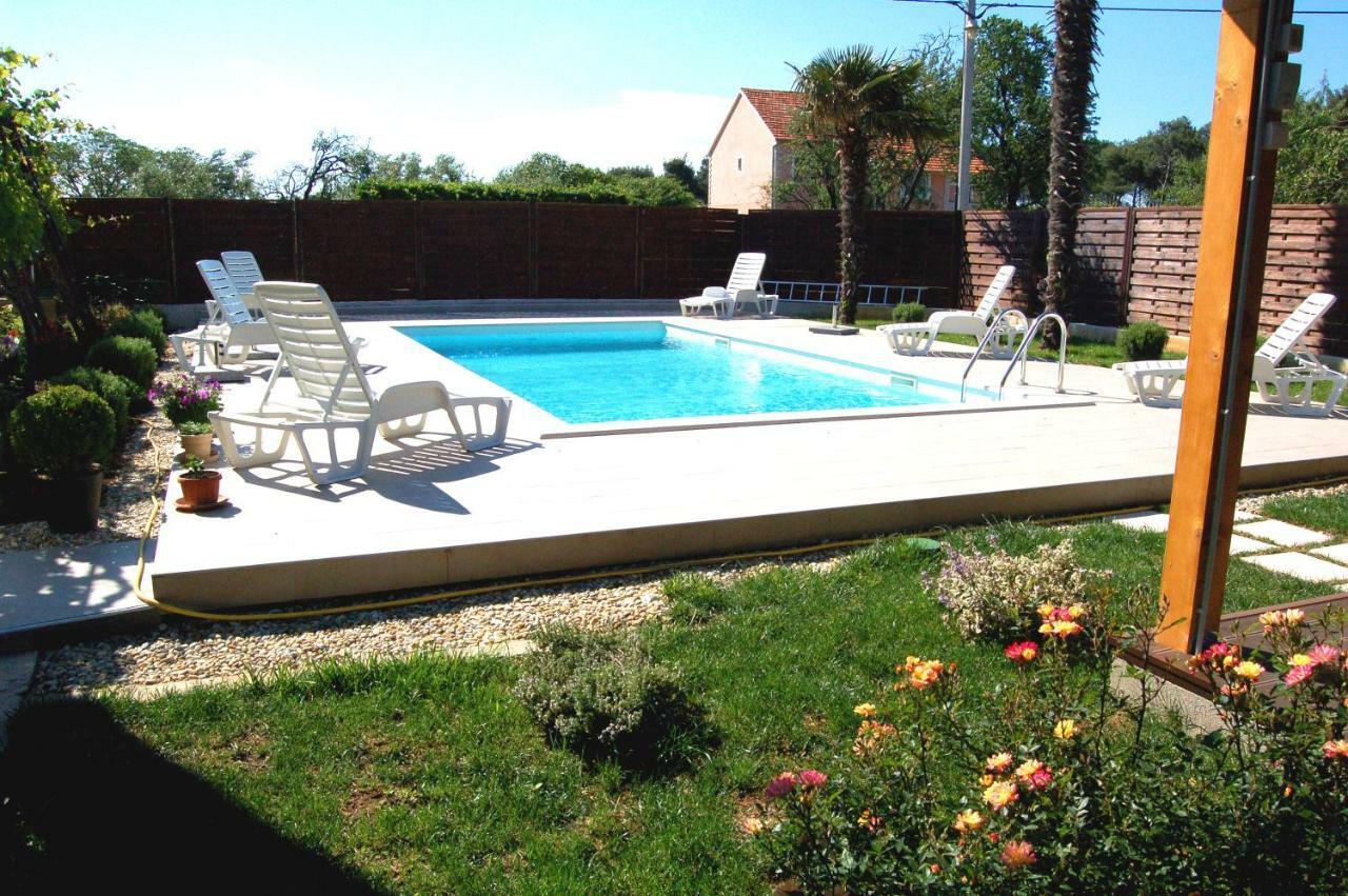 Filipovic Apartments With Pool Biograd Na Moru Exterior photo